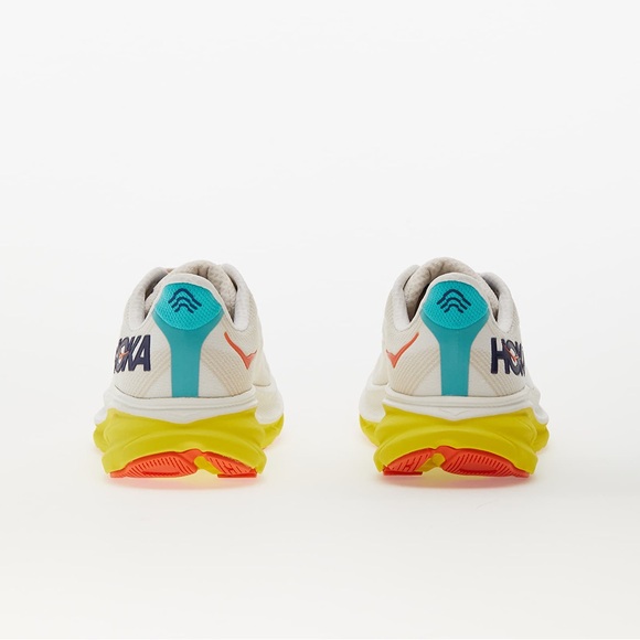 HOKA Clifton 9 in Eggnog/Passionfruit - Picture 2 of 6